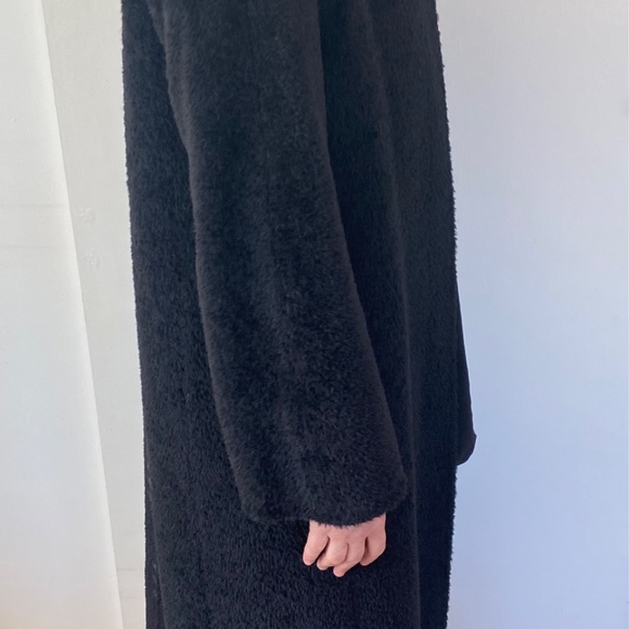 MAX MARA Luxurious Alpaca Faux Fur Coat - Picture 9 of 9